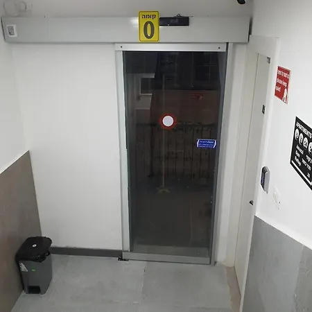 Ryo 17 דירה במלון בוטיק 2 דקות מטיילת בת ים Exterior photo